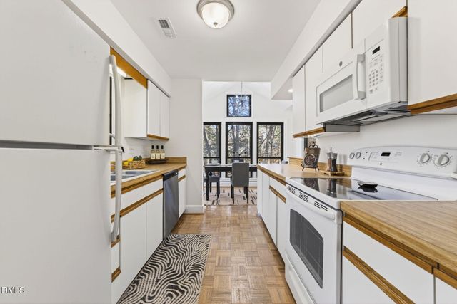 16 Stillwater Park, Durham, NC 27707