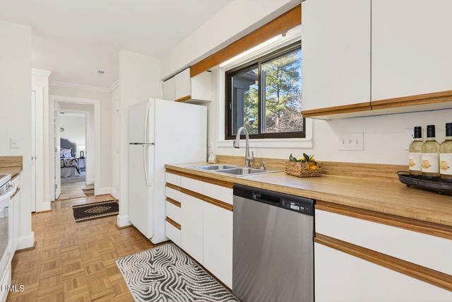 16 Stillwater Park, Durham, NC 27707