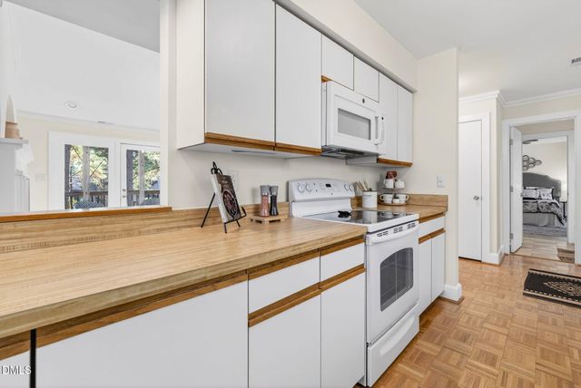 16 Stillwater Park, Durham, NC 27707