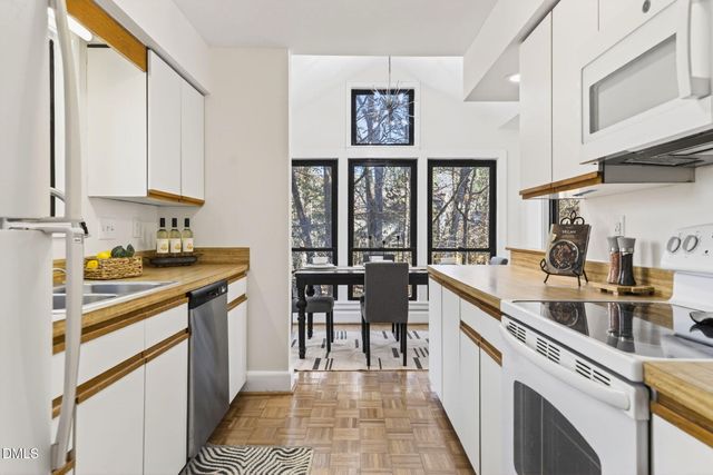 16 Stillwater Park, Durham, NC 27707