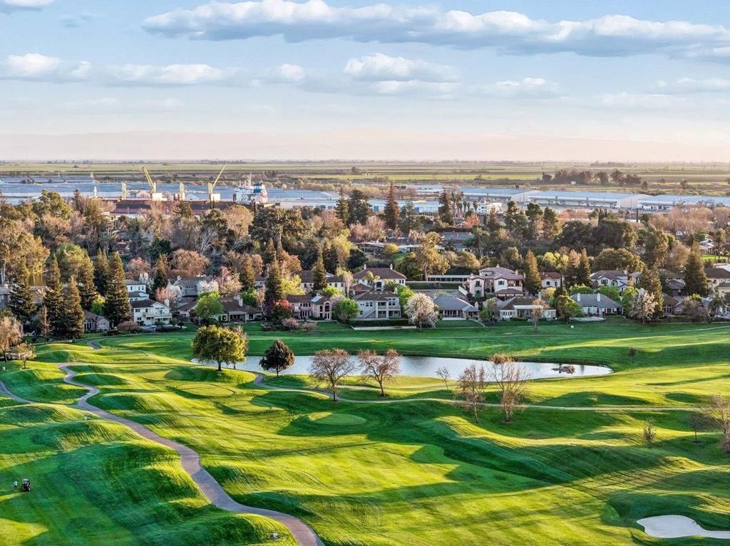 Image 103 of property listing at 3756 Gleneagles Drive, Stockton, CA 95219