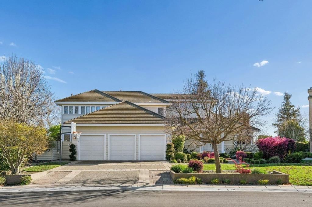 Image 2 of property listing at 3756 Gleneagles Drive, Stockton, CA 95219