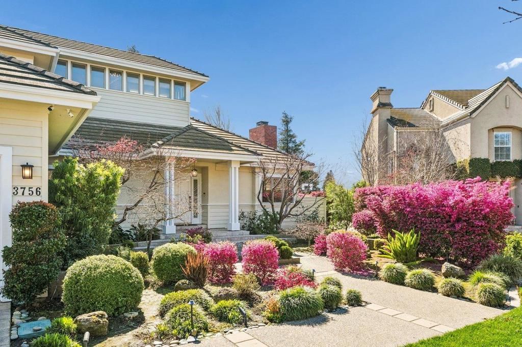 Image 3 of property listing at 3756 Gleneagles Drive, Stockton, CA 95219