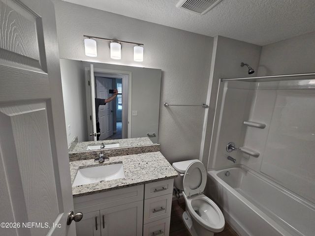 7138 BERRY Avenue, Jacksonville, FL 32211