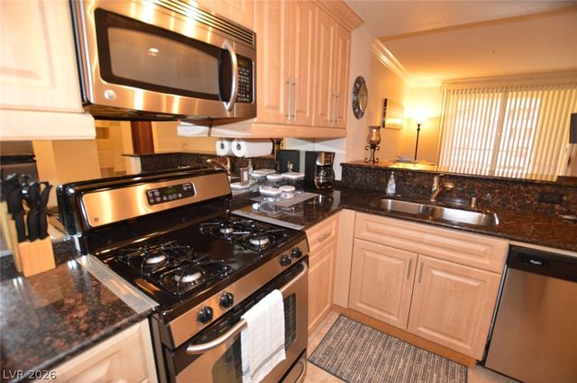230 East Flamingo Road 210, Las Vegas, NV 89169