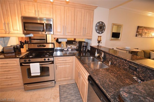 230 East Flamingo Road 210, Las Vegas, NV 89169