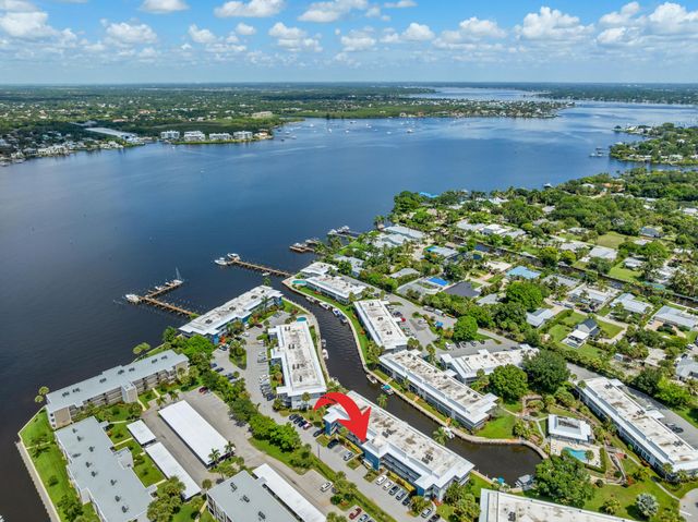 1864 SW Palm City Road Unit 103, Stuart, FL 34994