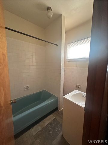 532 10th Street, Niagara Falls, NY 14301