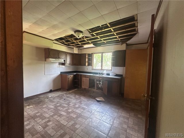 532 10th Street, Niagara Falls, NY 14301