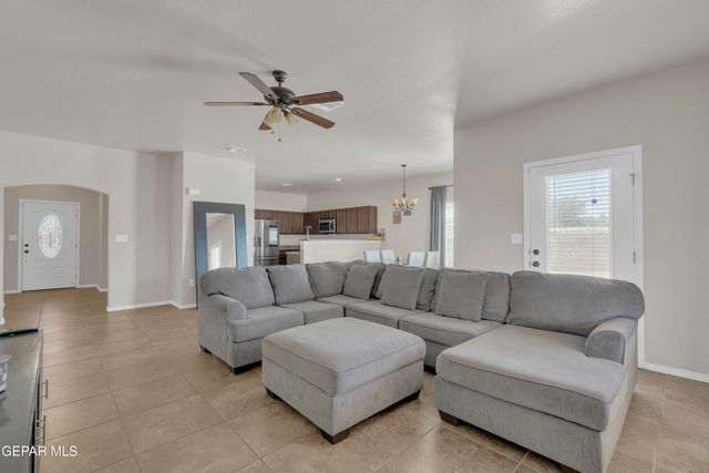 3261 LEAH POINT Lane, El Paso, TX 79938