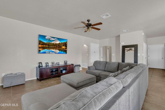 3261 LEAH POINT Lane, El Paso, TX 79938