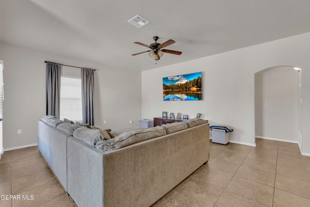 3261 LEAH POINT Lane, El Paso, TX 79938