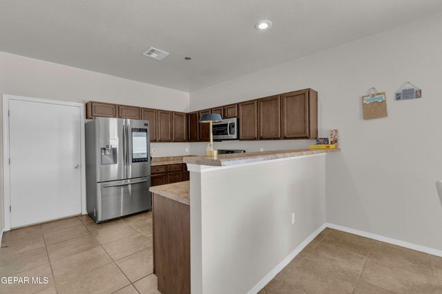 3261 LEAH POINT Lane, El Paso, TX 79938
