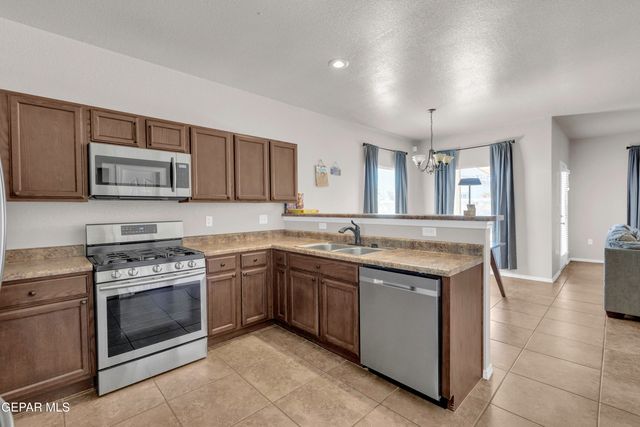 3261 LEAH POINT Lane, El Paso, TX 79938