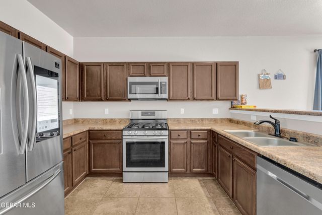 3261 LEAH POINT Lane, El Paso, TX 79938