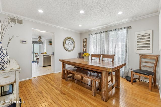44 East Drive, Toms River, NJ 08753