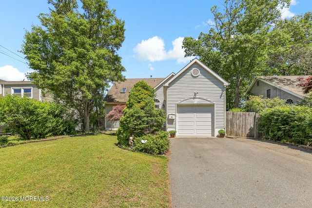 44 East Drive, Toms River, NJ 08753