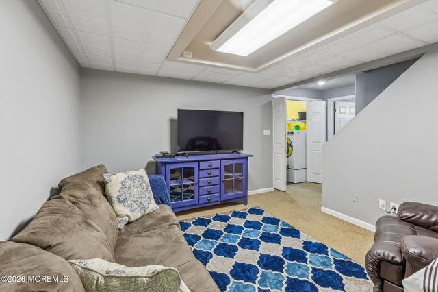44 East Drive, Toms River, NJ 08753