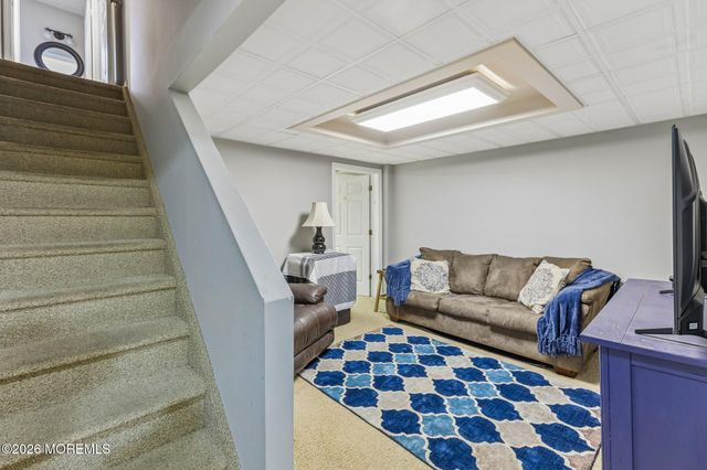 44 East Drive, Toms River, NJ 08753
