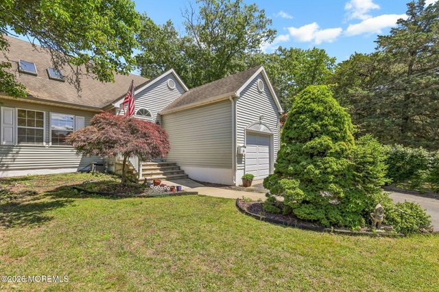 44 East Drive, Toms River, NJ 08753