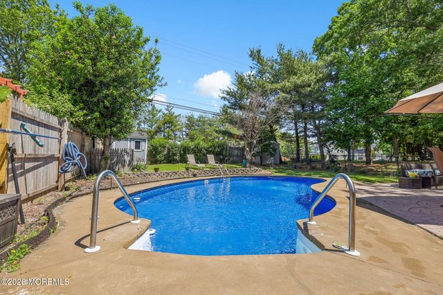 44 East Drive, Toms River, NJ 08753