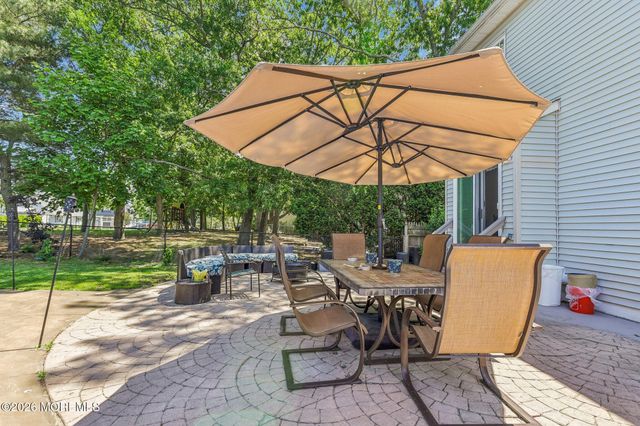 44 East Drive, Toms River, NJ 08753