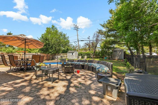 44 East Drive, Toms River, NJ 08753