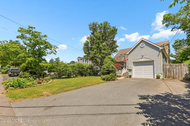 44 East Drive, Toms River, NJ 08753