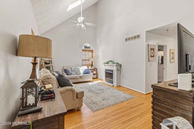 44 East Drive, Toms River, NJ 08753