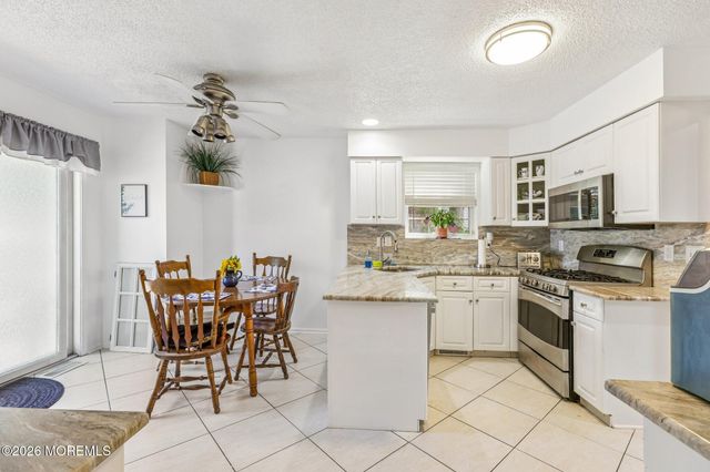 44 East Drive, Toms River, NJ 08753