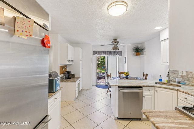 44 East Drive, Toms River, NJ 08753