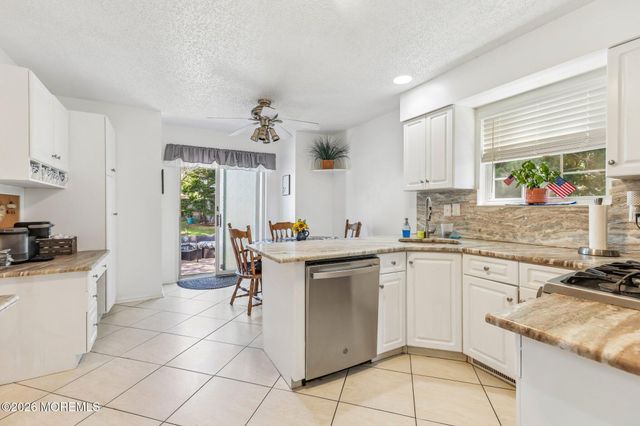 44 East Drive, Toms River, NJ 08753