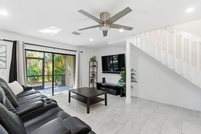 10900 W Sample Road, Coral Springs, FL 33065
