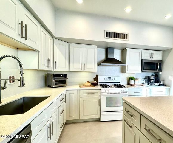 1981 W Khaibar Place, Tucson, AZ 85704