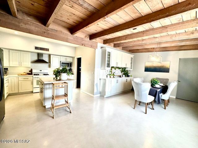 1981 W Khaibar Place, Tucson, AZ 85704