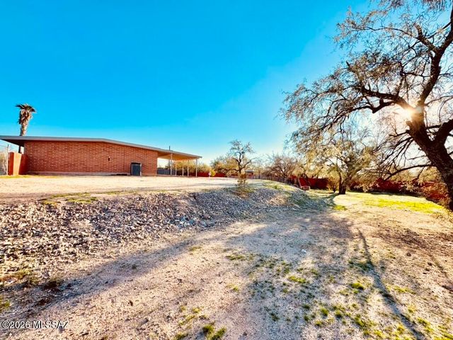 1981 W Khaibar Place, Tucson, AZ 85704