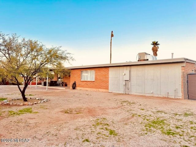 1981 W Khaibar Place, Tucson, AZ 85704