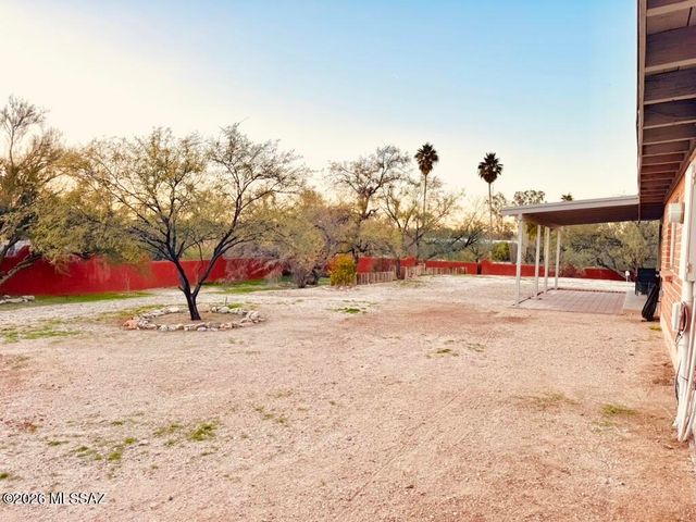 1981 W Khaibar Place, Tucson, AZ 85704