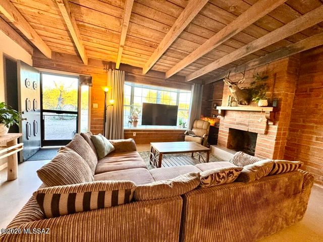 1981 W Khaibar Place, Tucson, AZ 85704