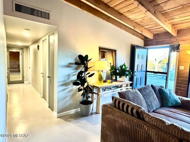 1981 W Khaibar Place, Tucson, AZ 85704