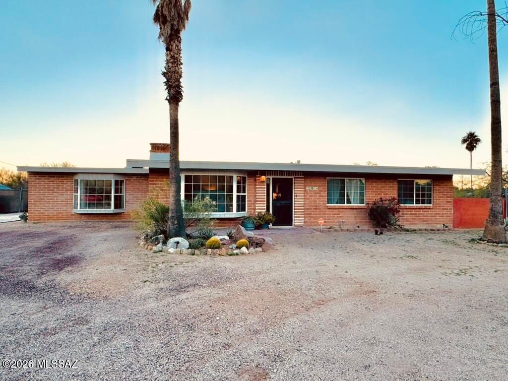 1981 W Khaibar Place, Tucson, AZ 85704
