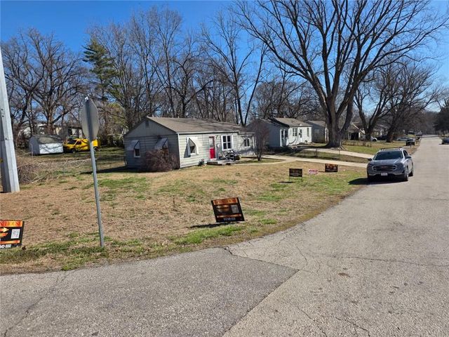 6260 LATHROP Avenue, Kansas City, KS 66104