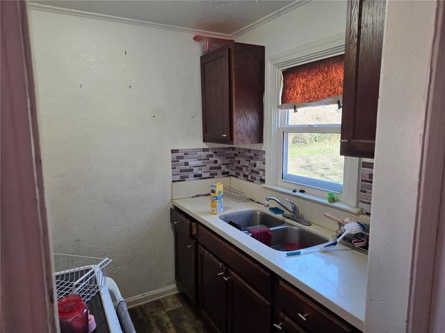 6260 LATHROP Avenue, Kansas City, KS 66104