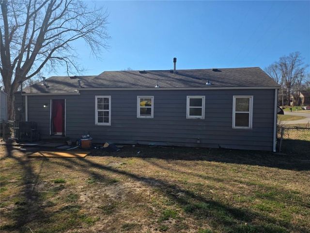 6260 LATHROP Avenue, Kansas City, KS 66104