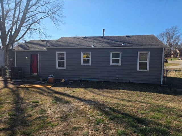 6260 LATHROP Avenue, Kansas City, KS 66104