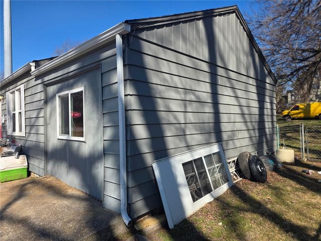 6260 LATHROP Avenue, Kansas City, KS 66104