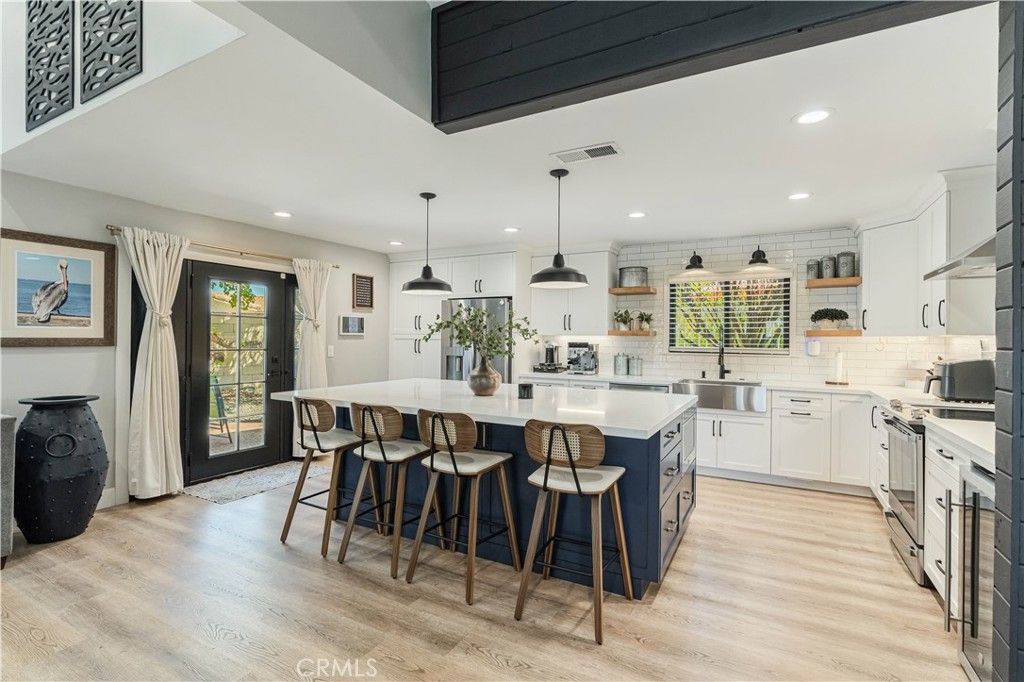 Image 11 of property listing at 30511 Greenbrook Place, Canyon Lake, CA 92587