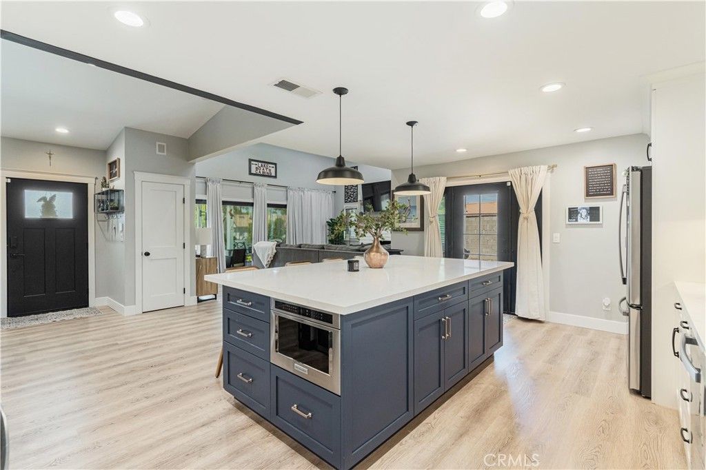 Image 20 of property listing at 30511 Greenbrook Place, Canyon Lake, CA 92587