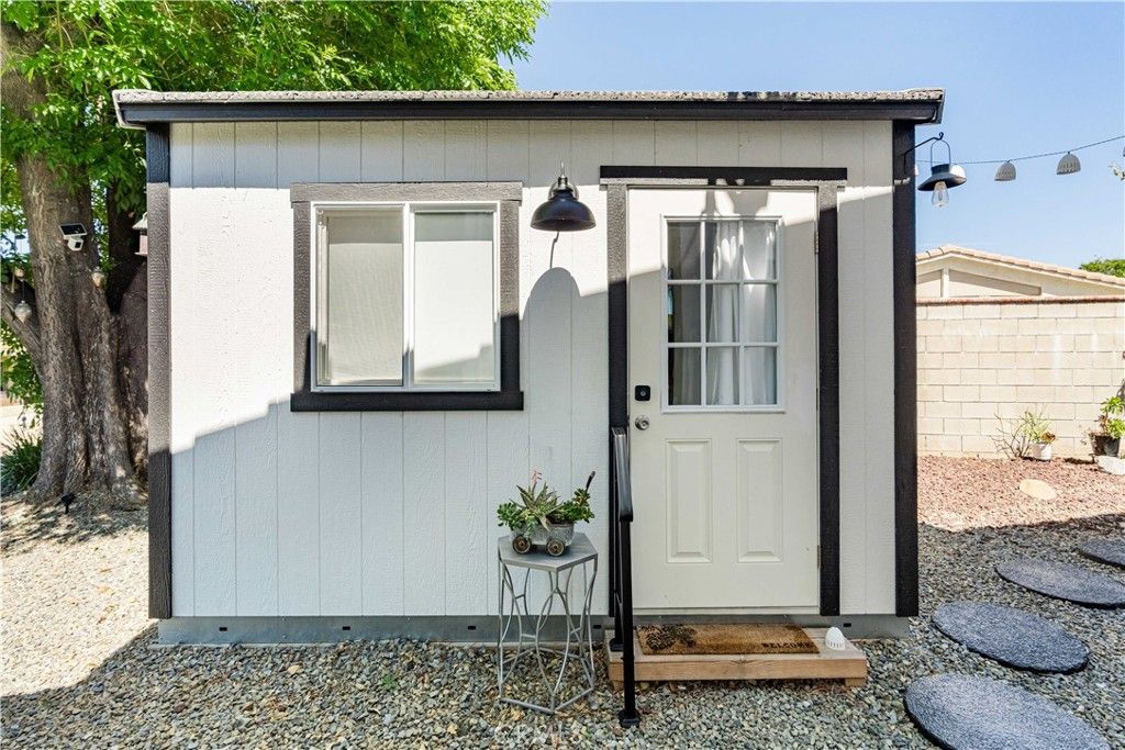 Image 40 of property listing at 30511 Greenbrook Place, Canyon Lake, CA 92587