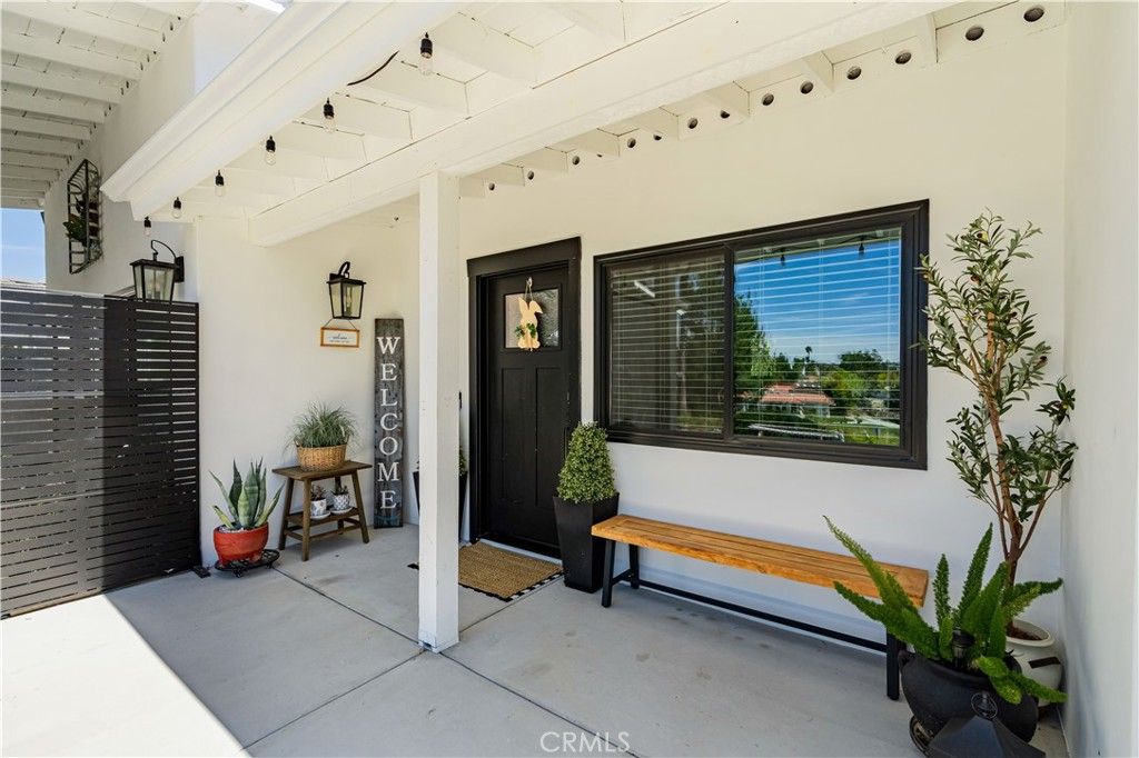 Image 5 of property listing at 30511 Greenbrook Place, Canyon Lake, CA 92587